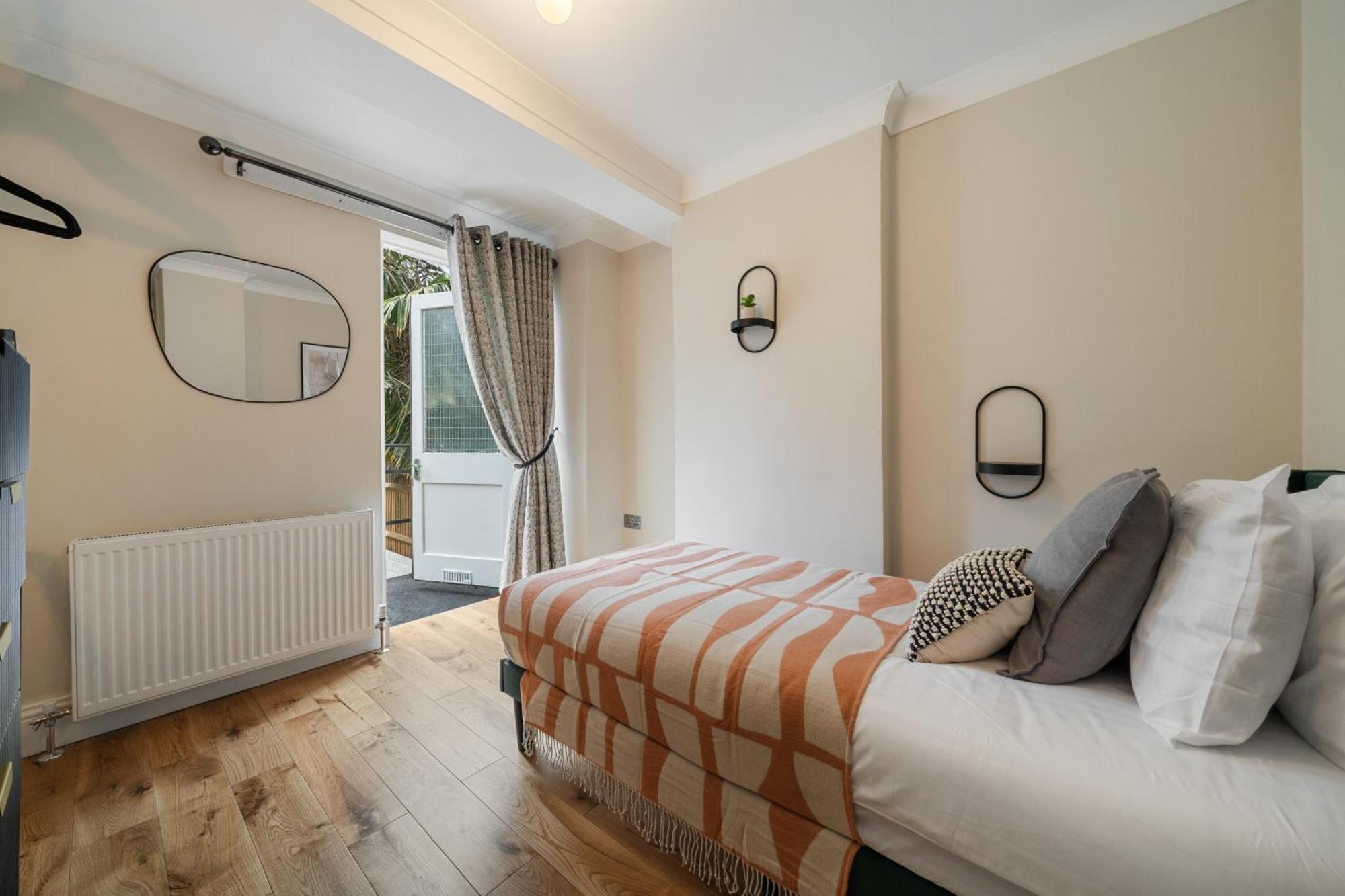 Апартаменты House Of Cambridge Gardens In Notting Hill Лондон Экстерьер фото